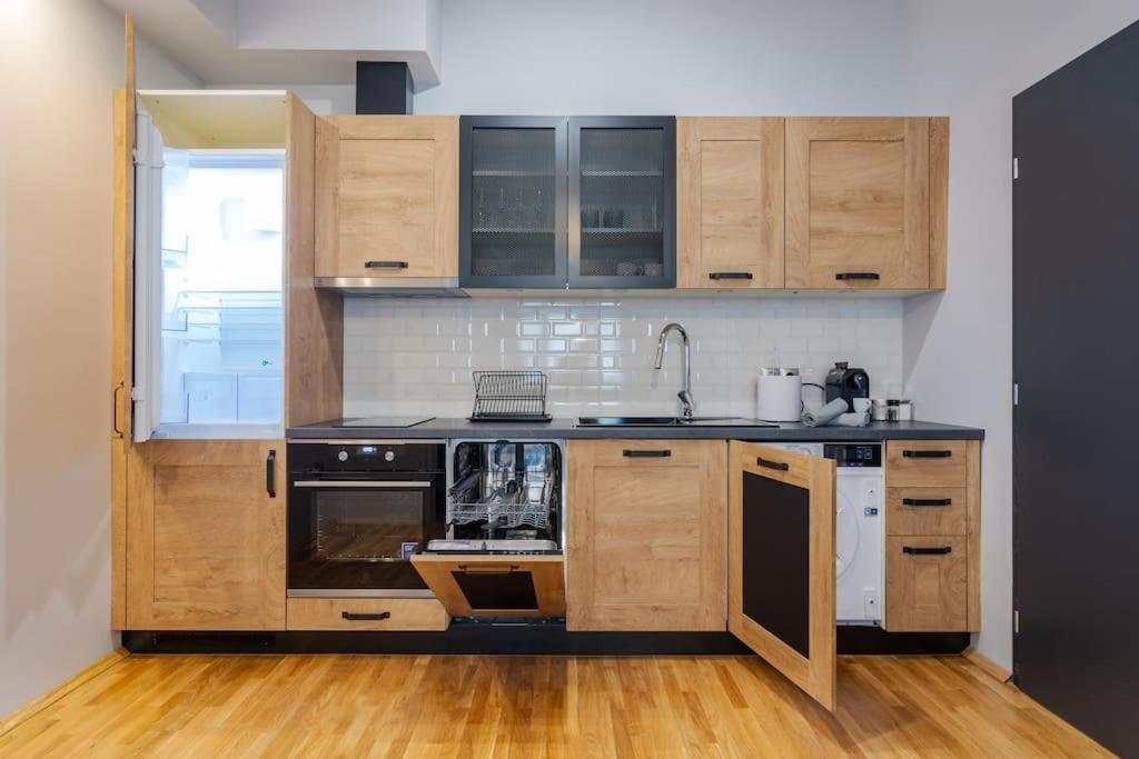 Modern Design 1 Bdrm, 4 Guests, Top Cente, Near Parliament, Self Check-In Sofia Exteriör bild